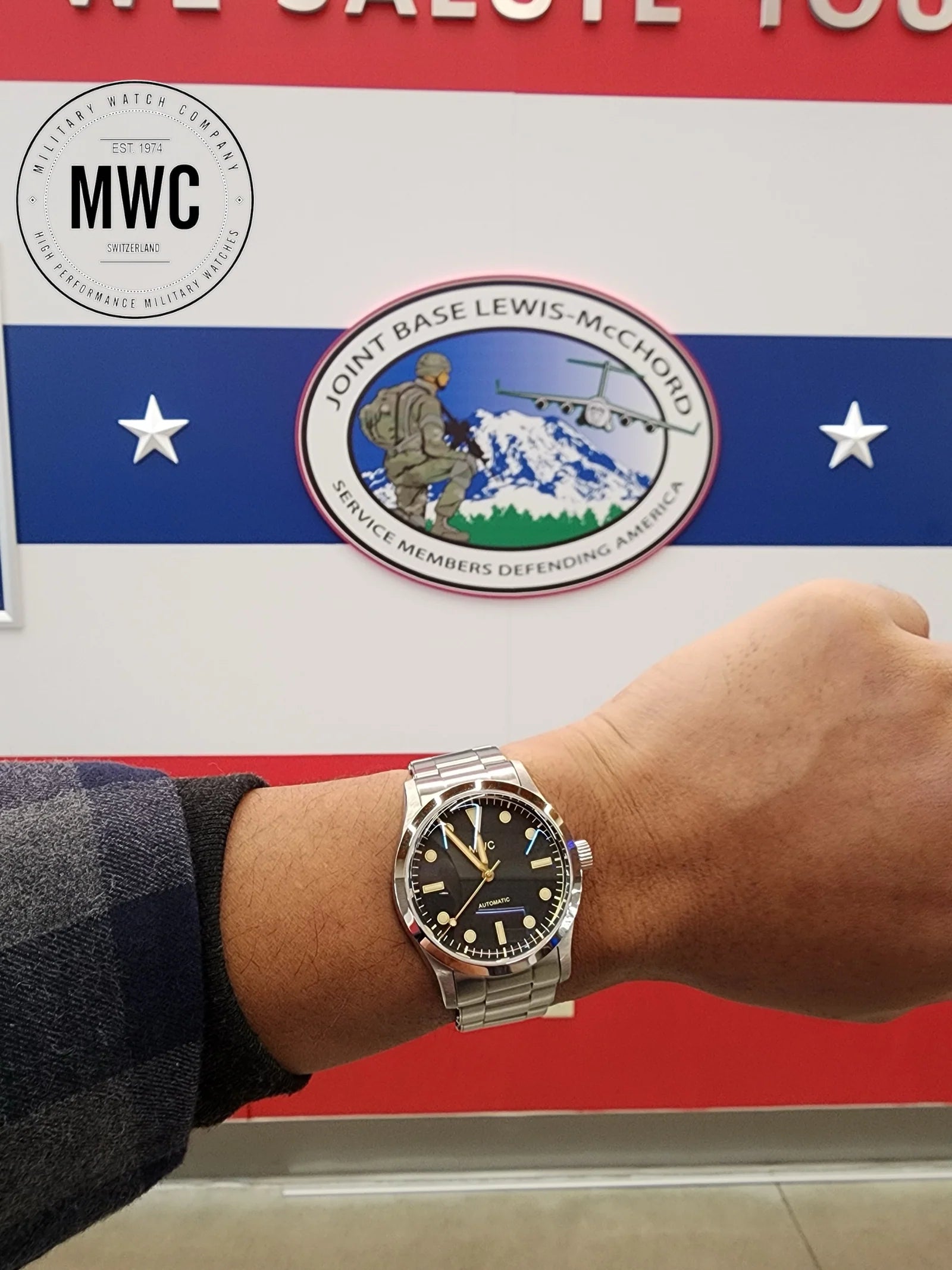 MWC Classic 1950s/1960s Pattern 25 Jewel Automatic "Adventurer" Watch with 200m Water Resistance and Retro Luminous Paint, Sapphire Crystal and 1960s Pattern Bracelet - Brand New Ex Photographic and Promotion Watch Reduced