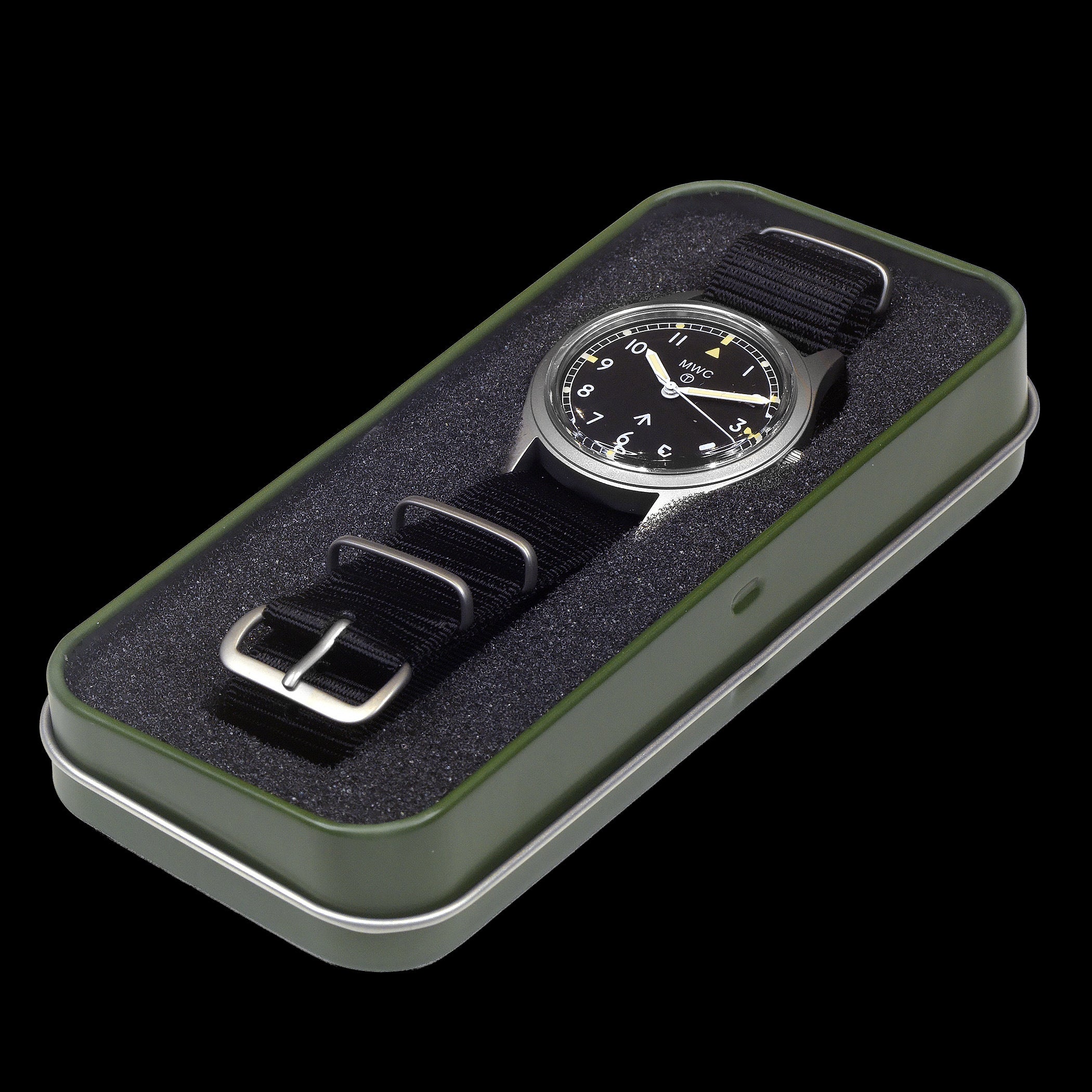 W10 1960s Pattern  Military Watch with Plexiglass Crystal and Handwound Mechanical Movement